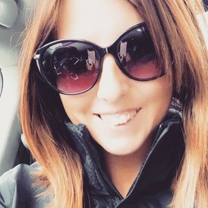 Meet your Posher, Rebecca